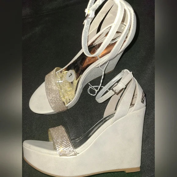 NWOT Sugar size 7 cream platform wedges - Picture 5 of 13